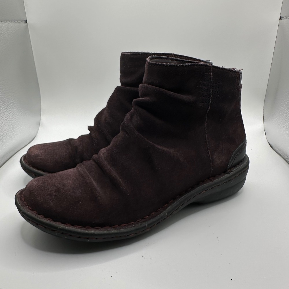 Clarks Women's Burgundy Suede‎ Ruched Ankle Boots Side Zip Comfort Size 6.5